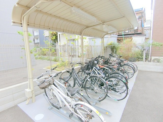 ガリシア西馬込のその他共用部分|屋根付きの駐輪場