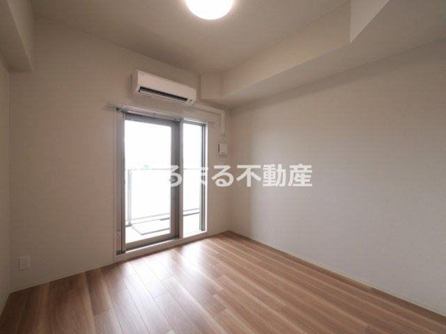 プレサンス深江橋ラヴィゲートの居間・リビング