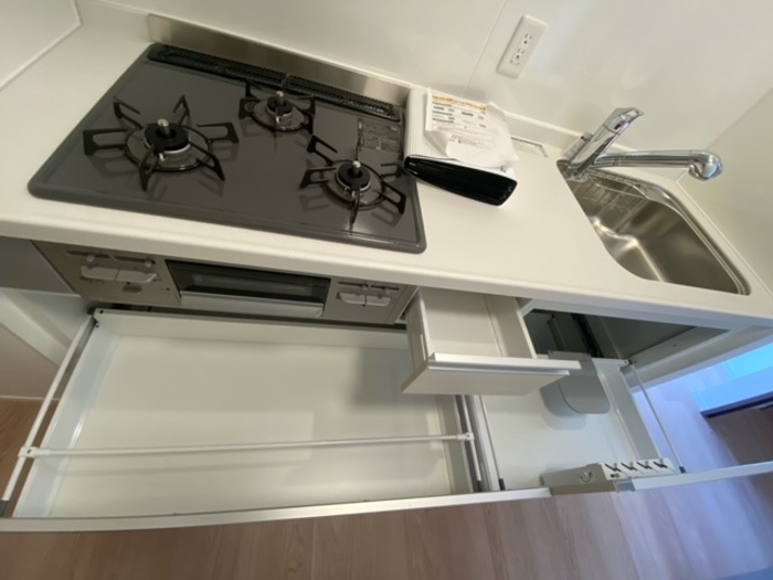 Augusta（オーガスタ）のキッチン|コンパクトなキッチンで掃除もラクラク