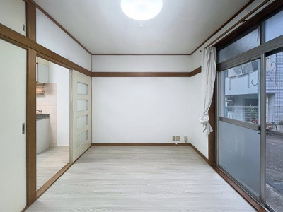 【内装】 | ホワイトコートカヤ