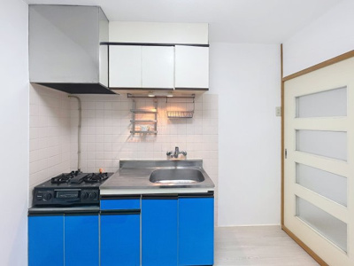 【キッチン】 | ホワイトコートカヤ | ※設置されているガスコンロは残置物