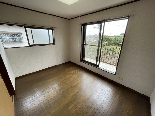 富田中古一戸建ての洋室