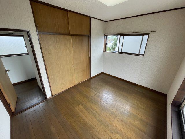 富田中古一戸建ての洋室