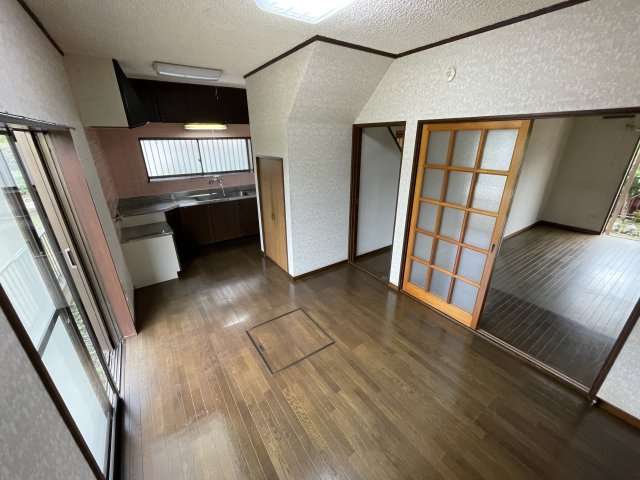 富田中古一戸建ての洋室