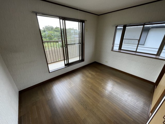 富田中古一戸建ての洋室