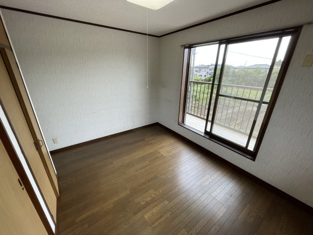 富田中古一戸建ての洋室