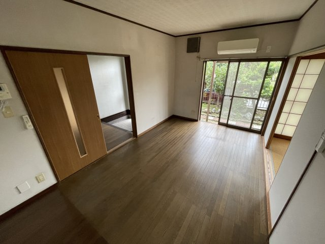 富田中古一戸建ての居間・リビング