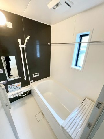 長野市宮沖第４の浴室|浴室乾燥機付きのお風呂です♪窓もあるので換気などもしっかりできます！！