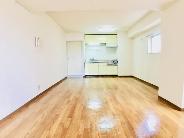 クレストコート西海(クレストコートニシウミ)の居間・リビング