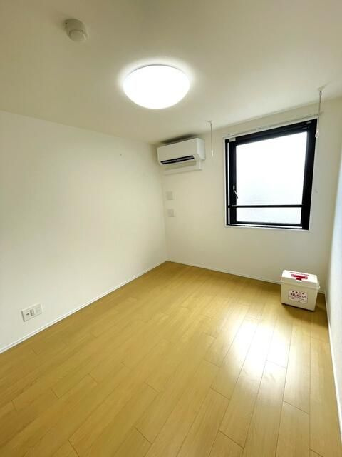 ピュセル王子神谷の居間・リビング