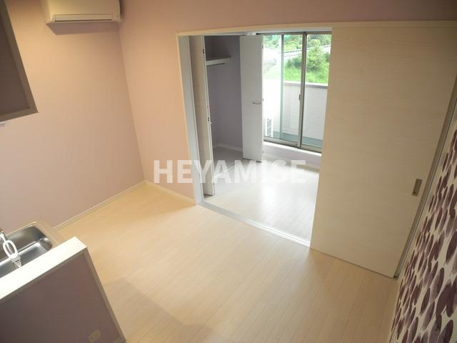 modern palazzo諫早Kaiの居間・リビング|※室内画像は別号室のもの