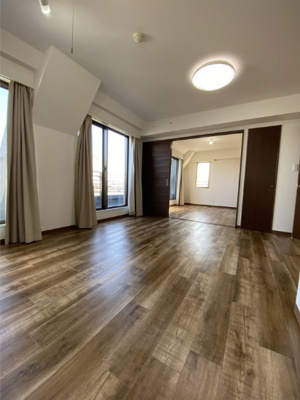 【居間・リビング】 | リバーサイド白髭