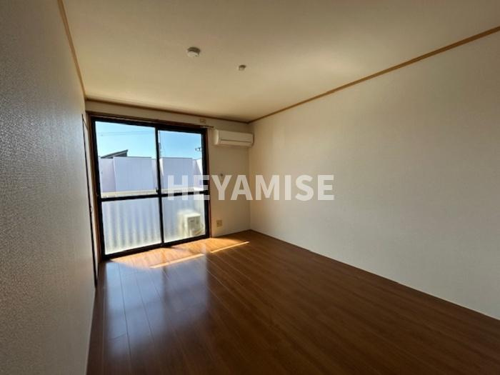 プレジール坂口A棟の居間・リビング