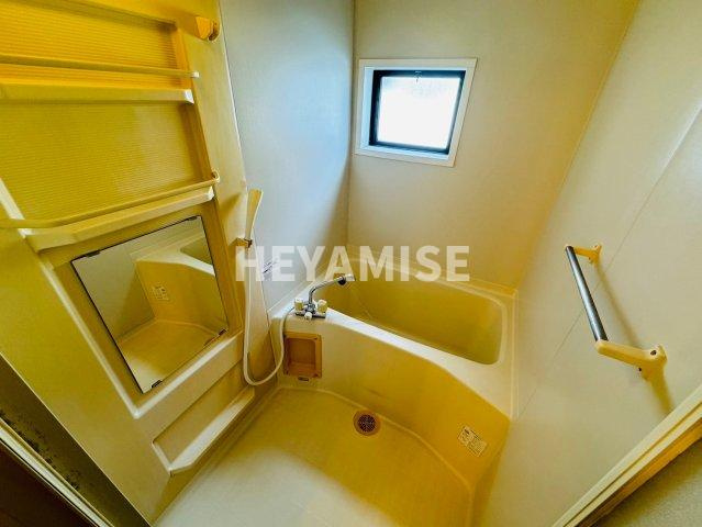 ロイヤルガーデン仲沖Aの浴室|※室内画像は別号室のもの