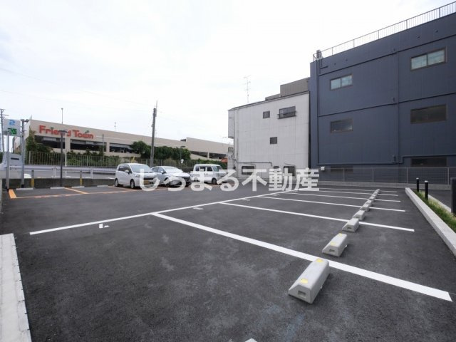 プレサンス深江橋ラヴィゲートの駐車場