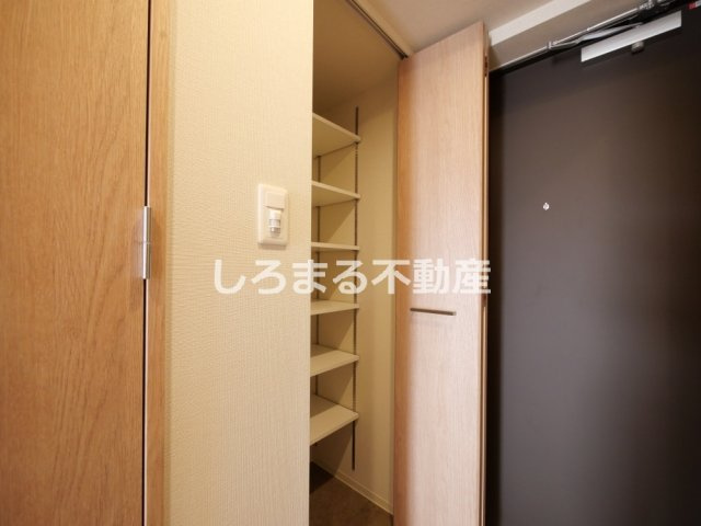 プレサンス深江橋ラヴィゲートの収納