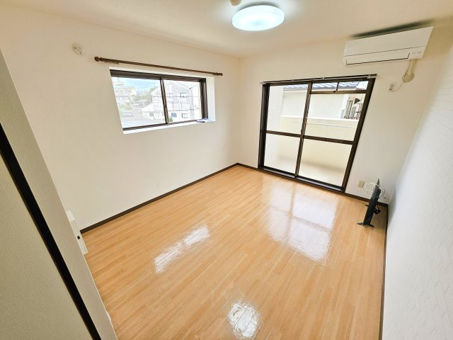 大正ビルの洋室