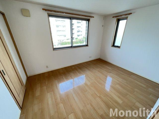 シャーメゾン泉ヶ丘の洋室