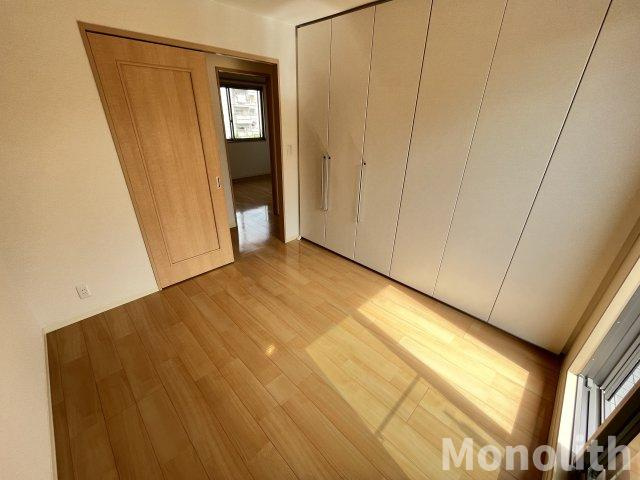 シャーメゾン泉ヶ丘の洋室