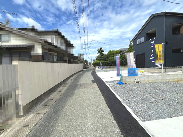 【その他】 | 糟屋郡粕屋町戸原東2丁目第2　1号棟（全2棟）【仲介手数料無料・0円】 | 現地写真。前面道路です。