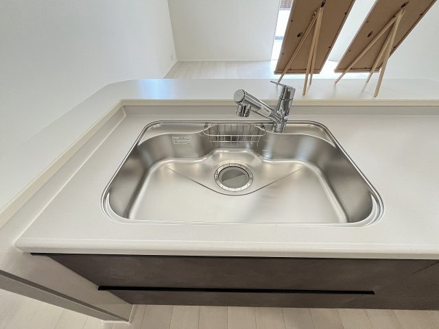 【キッチン】 | 糟屋郡粕屋町戸原東2丁目第2　1号棟（全2棟）【仲介手数料無料・0円】 | 現地写真。