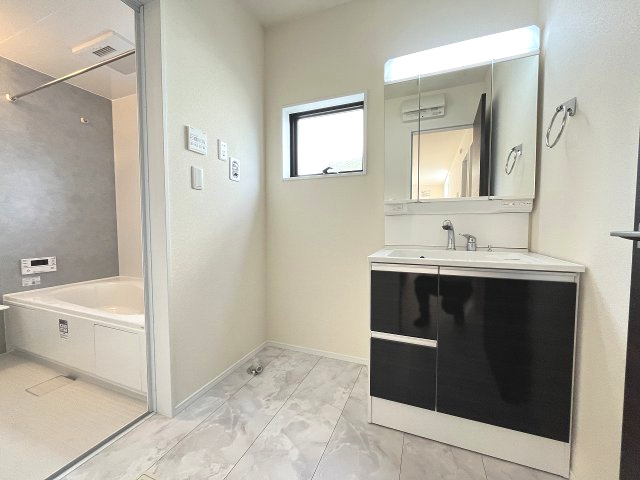 【洗面所】 | 糟屋郡粕屋町戸原東2丁目第2　1号棟（全2棟）【仲介手数料無料・0円】 | 現地写真。