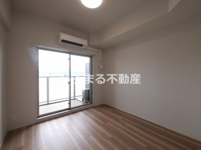 プレサンス深江橋ラヴィゲートの居間・リビング