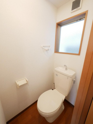 【トイレ】 | カーサKSⅡ | 窓があるので換気もしやすいトイレです(^^)/
