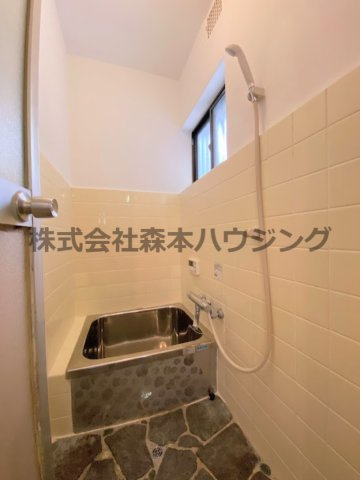 【浴室】 | 　枚方市茄子作東町44戸建貸家 | お風呂で日々の疲れを落としましょう