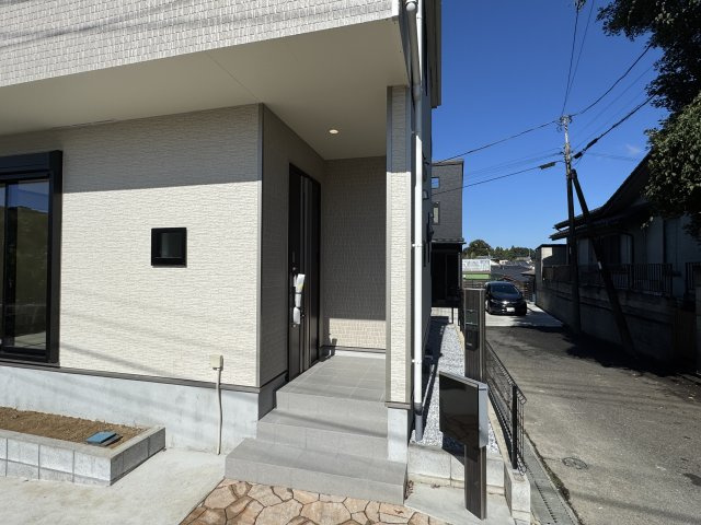流山市平方新築戸建【新川小学校：8分】のエントランス|エントランス・玄関ポーチ