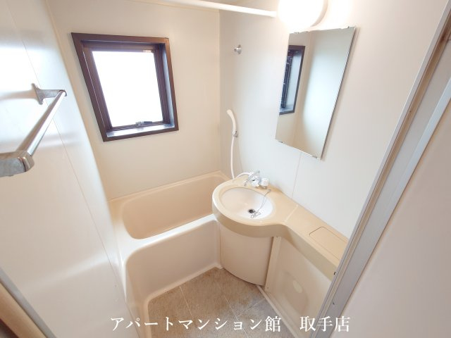 取手細井ハイムの浴室