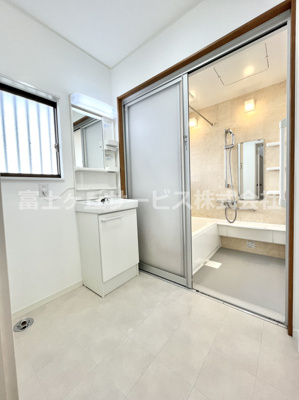 【脱衣所】 | 菊川市本所 中古戸建て | 洗面脱衣室