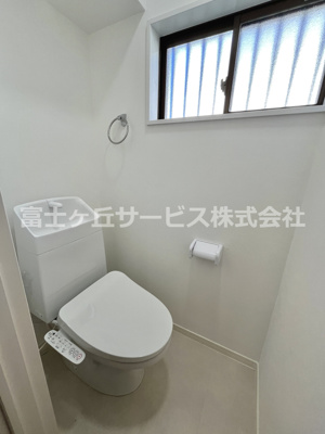 【トイレ】 | 菊川市本所 中古戸建て | 1階トイレ