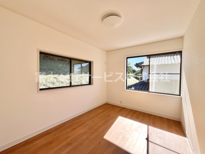 【洋室】 | 菊川市本所 中古戸建て | 2階東側の洋室