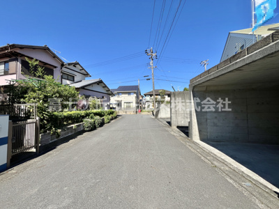 【前面道路含む現地写真】 | 菊川市本所 中古戸建て | 前面道路含む現地写真です