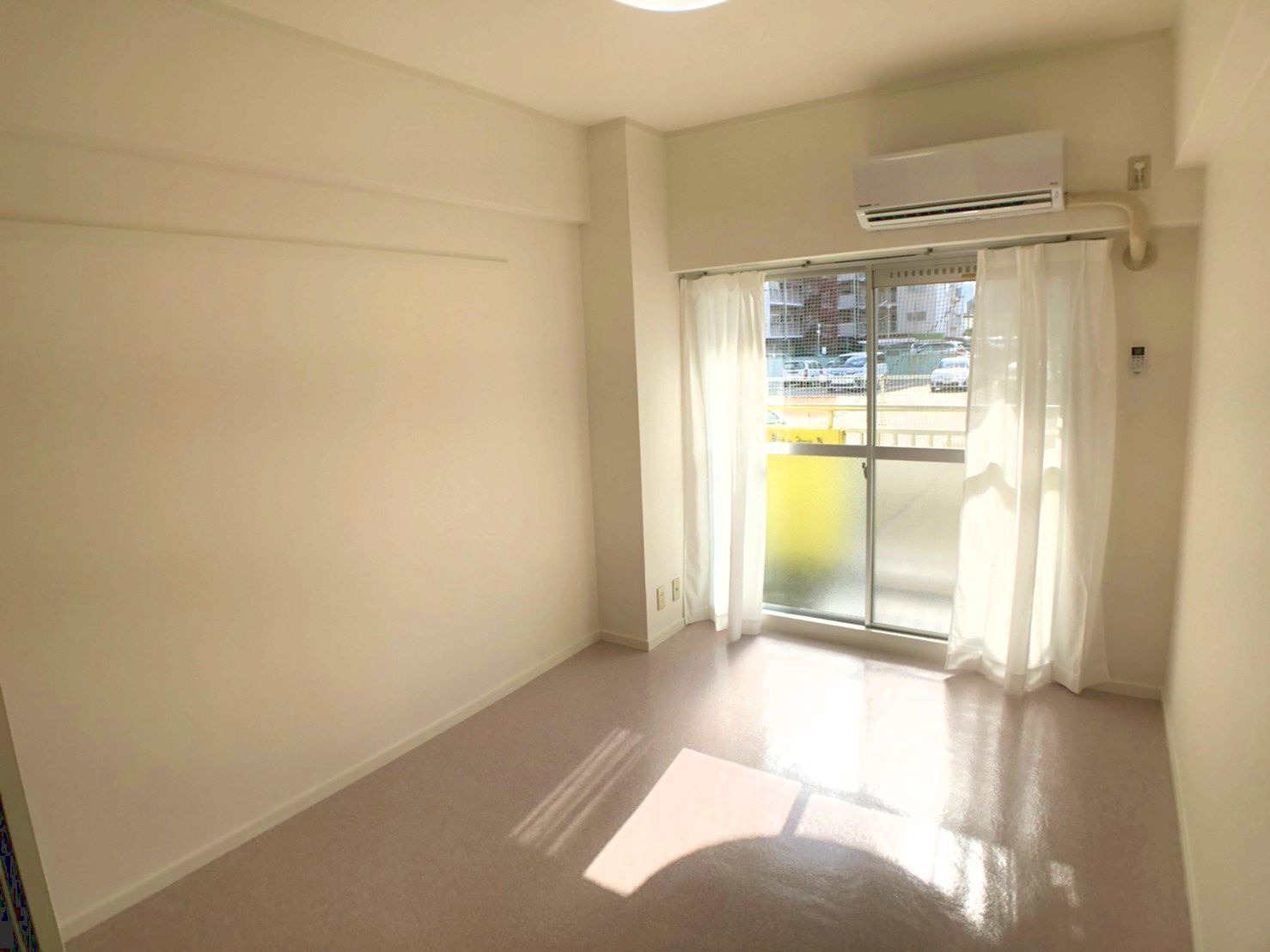 シティーハイツ弥刀の洋室