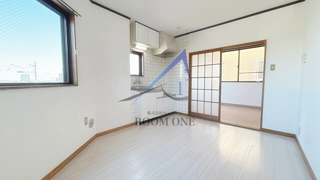 メゾン平間Ⅰの居間・リビング|洋室のお部屋です。