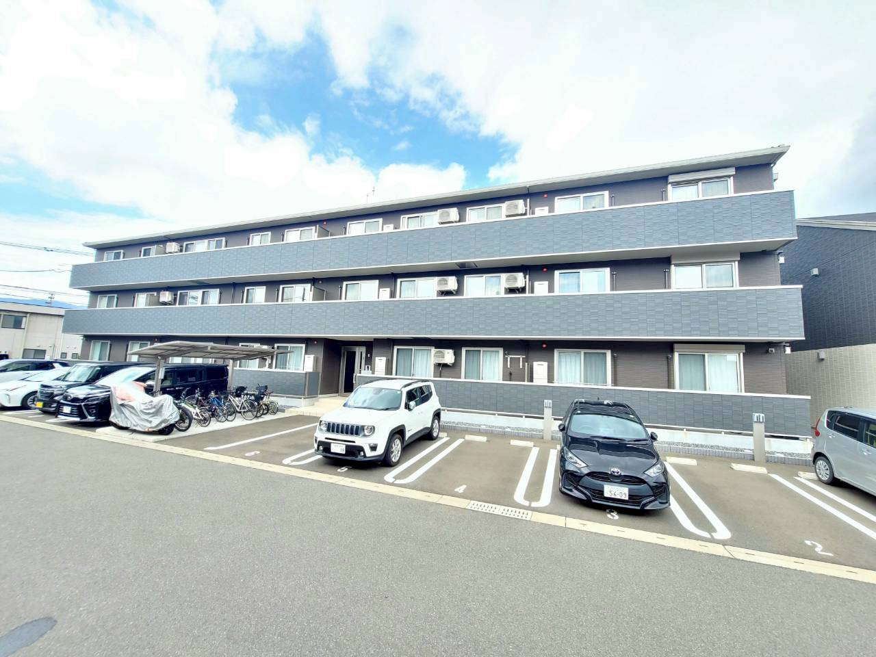 トリシアテラスの駐車場|同タイプ参考