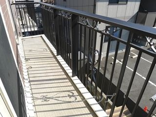 広島市安佐北区深川３丁目のアパートのバルコニー