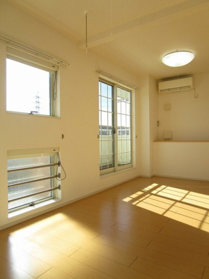 【居間・リビング】 | テラス・リバーサイド