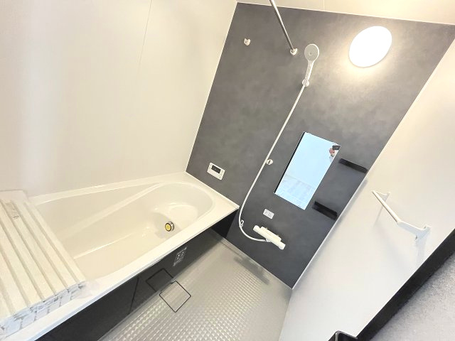 【浴室】 | 糟屋郡粕屋町江辻6期　1号棟（全1棟）【仲介手数料無料・0円】 | 現地写真。浴室です。