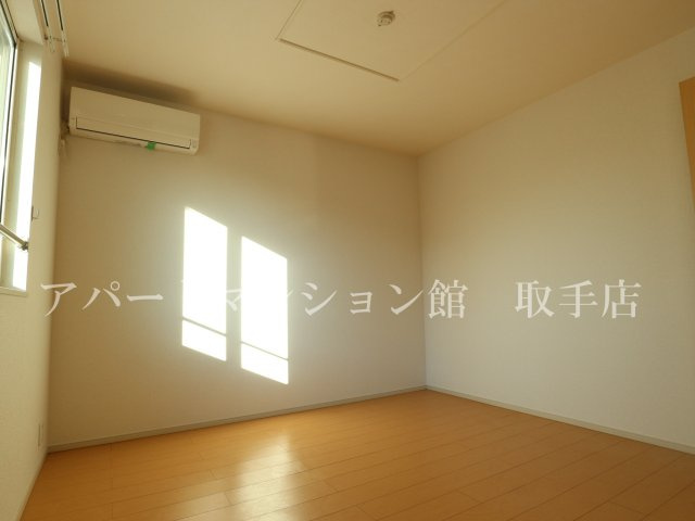 ソレイユの洋室