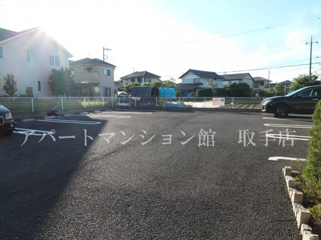 ソレイユの駐車場