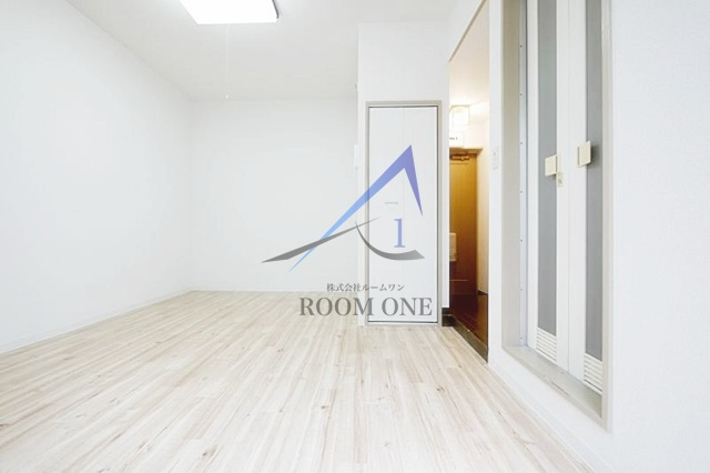 ビッグヴァンヒルズ弘明寺の居間・リビング|洋室のお部屋です。