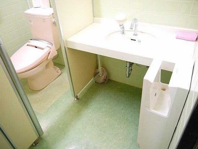 サンローゼビルの洗面所