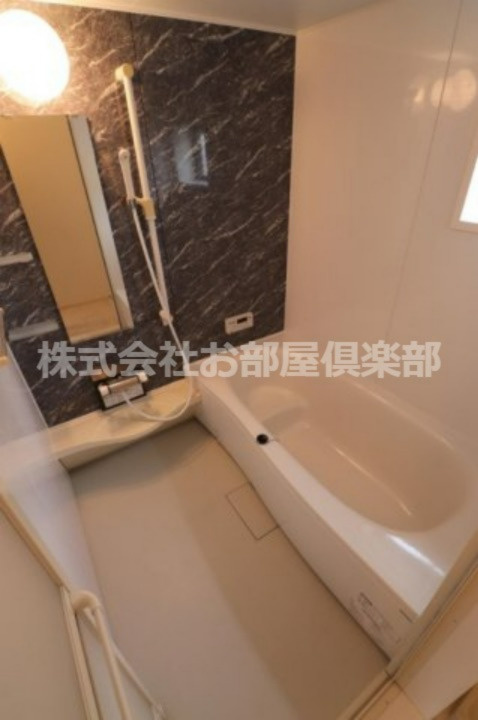 ボスコルーチェの浴室|落ち着いた空間のお風呂です