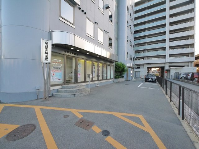 泉谷ビルの駐車場