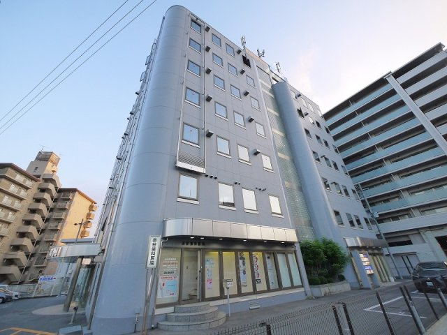 泉谷ビルの外観