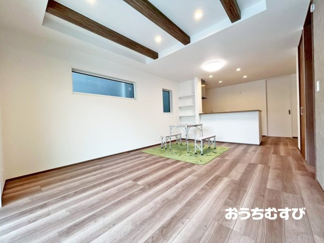 名東区貴船(全3棟)の居間・リビング