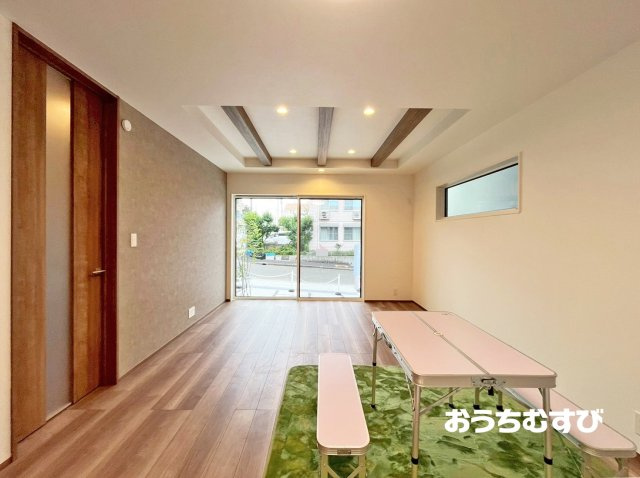 名東区貴船(全3棟)の居間・リビング